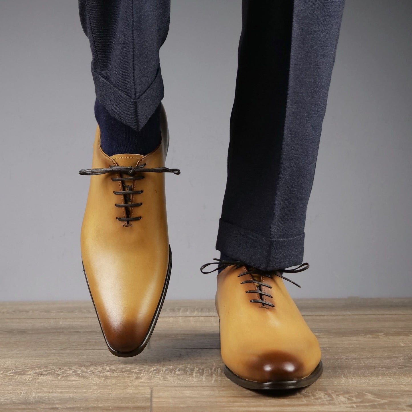 Classic Wholecut Oxford Almond Tan